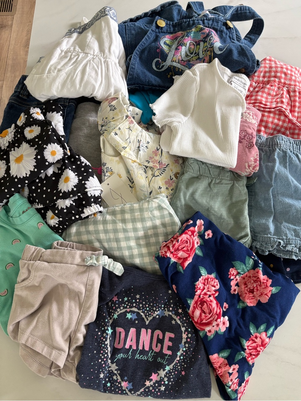 22 ITEM TODDLER BUNDLE LESS THAN $3 A PIECE…SIZE 4/5